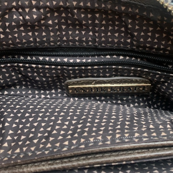 Antik Kraft crossbody purse in brown faux leather with gold colored hardware - Picture 4 of 15